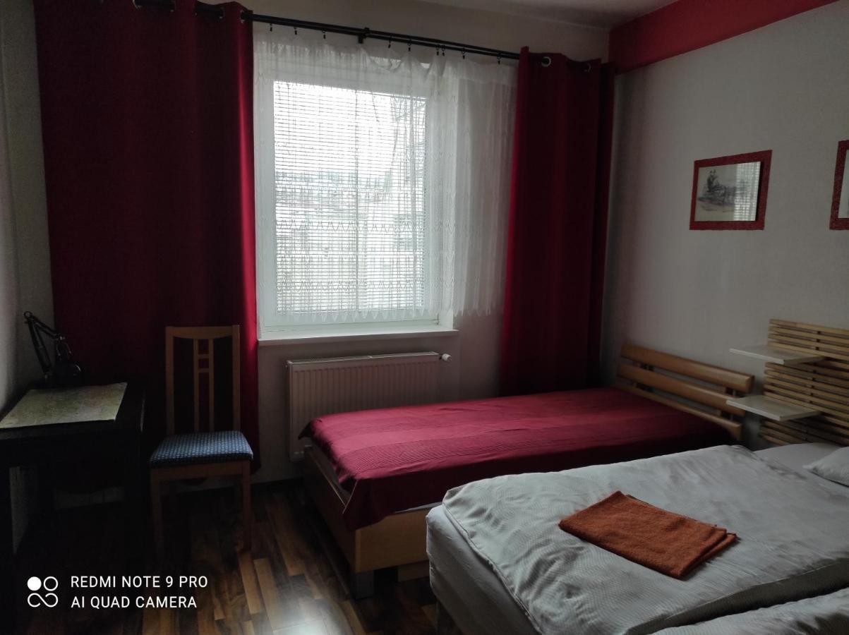 Red Apartment Pozsony Kültér fotó