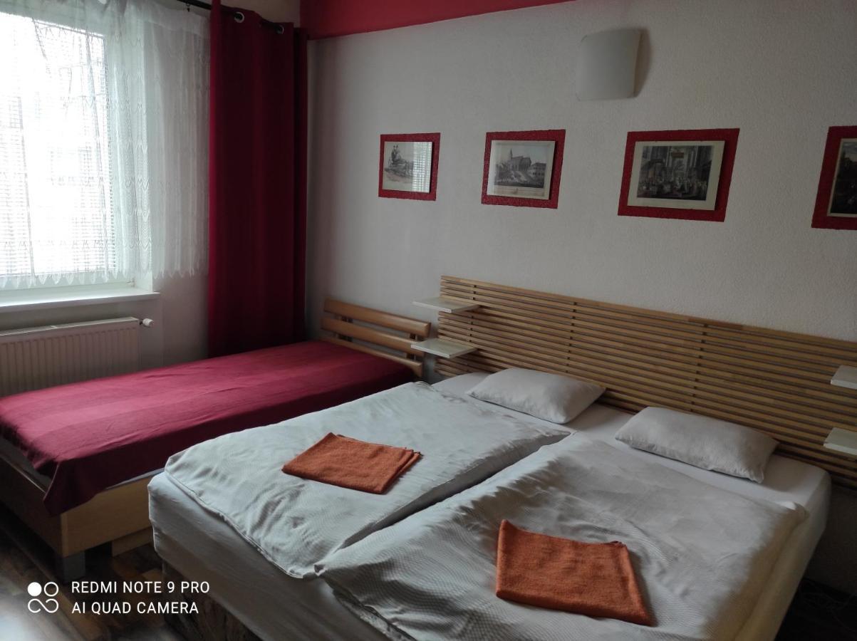 Red Apartment Pozsony Kültér fotó